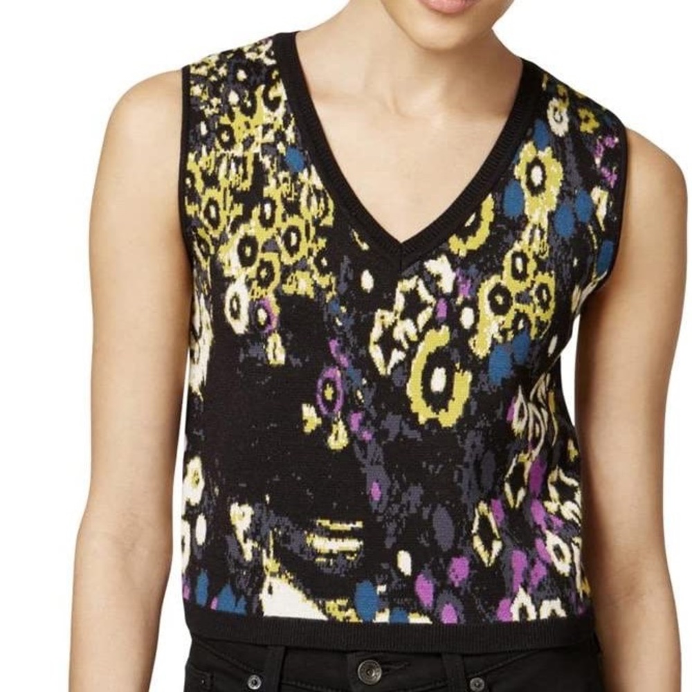 Adorable Knit vest top. Thick stretchy fabric. Great quality